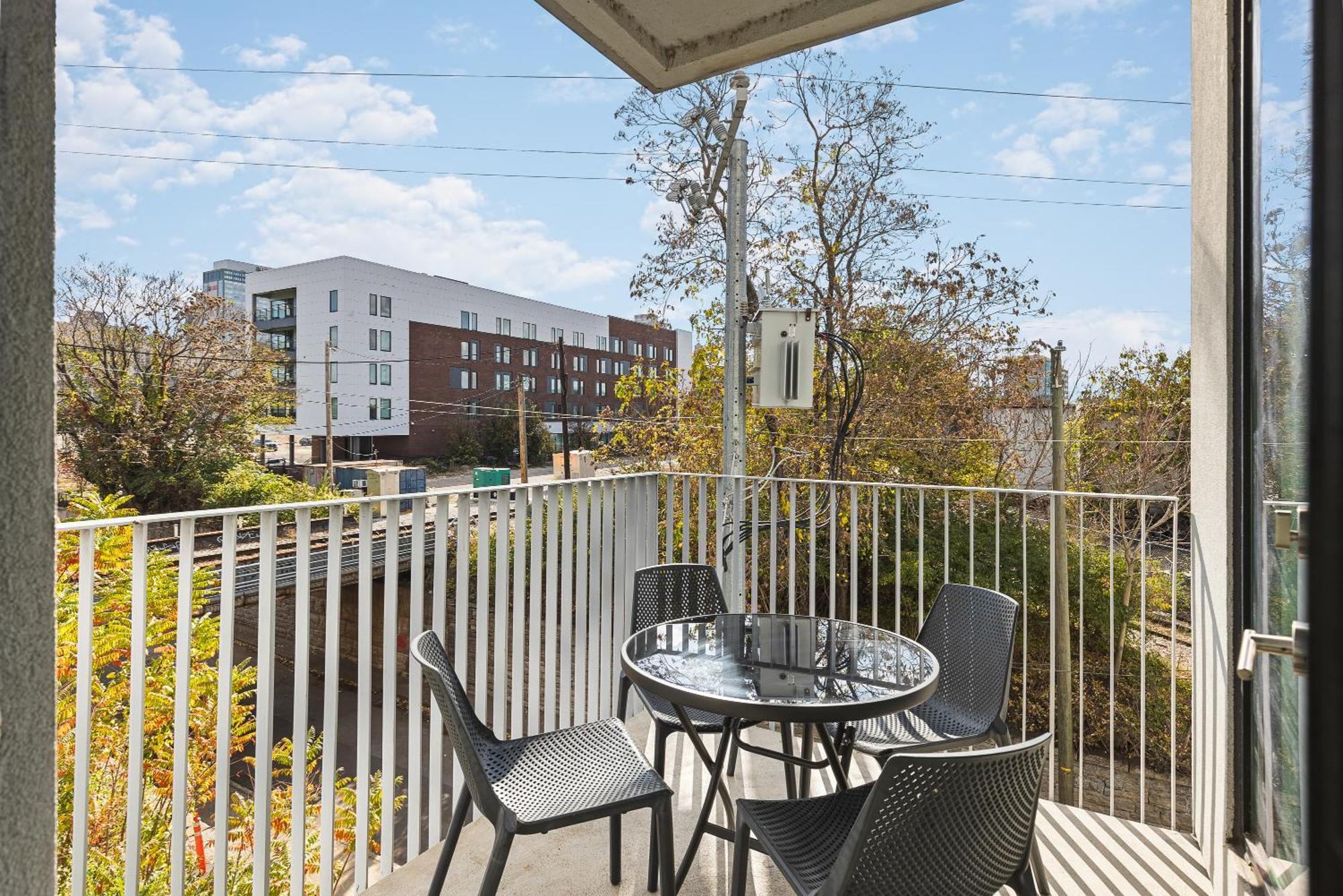 Luxury On The River 4 Beds 2.5 Bath, Walk To Downtown Apartment Nashville Exterior photo